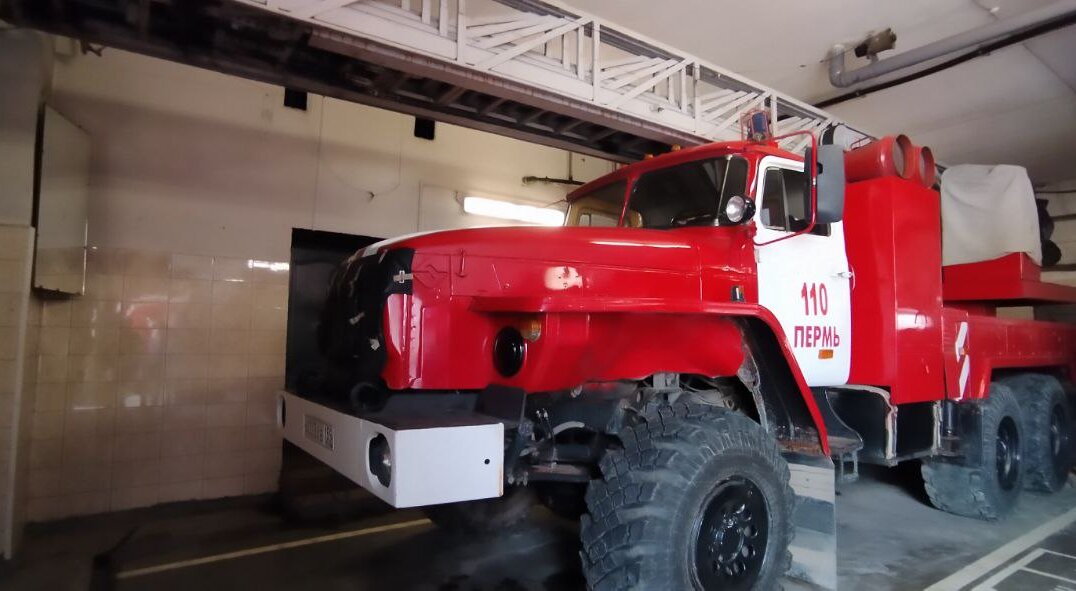 Пермские огнеборцы спасли на пожаре мужчину