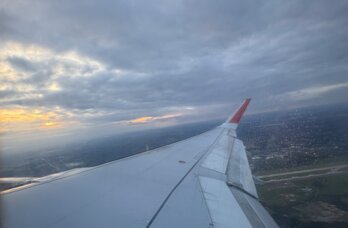 В летевший из Перми в Сочи самолет ударила молния