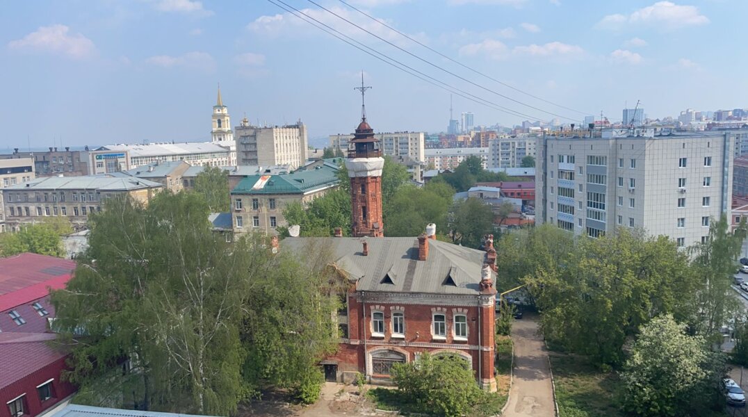 Сотрудников пожарной части и членов их семей переселят из здания с каланчой на улице Куйбышева