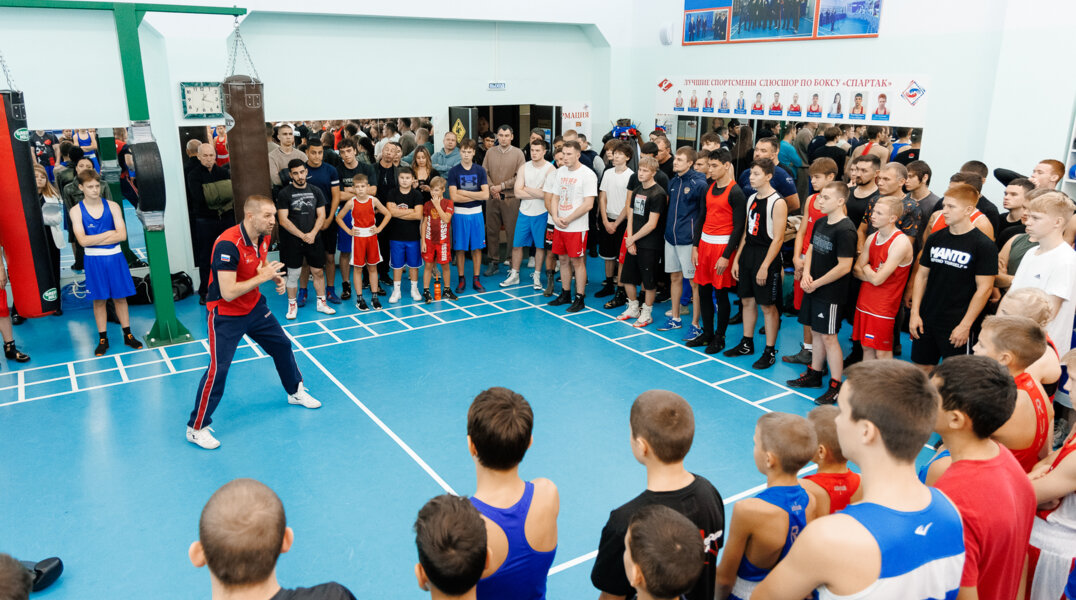 В Пермском крае побывал чемпион мира по боксу