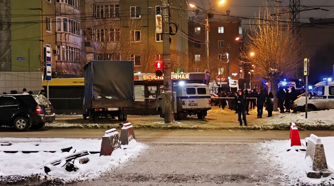 В Перми неизвестный поджег вход в помещение Сбербанка