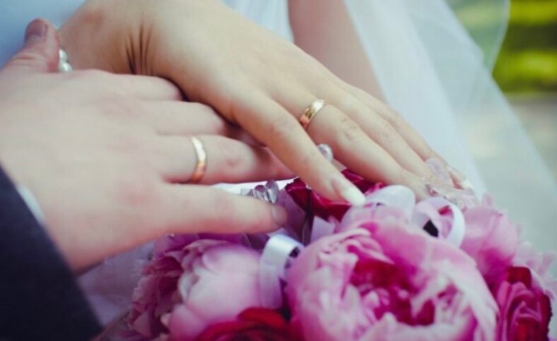 Семейным парам-юбилярам в 2024 году вручат памятный знак «За сохранение семейных ценностей»