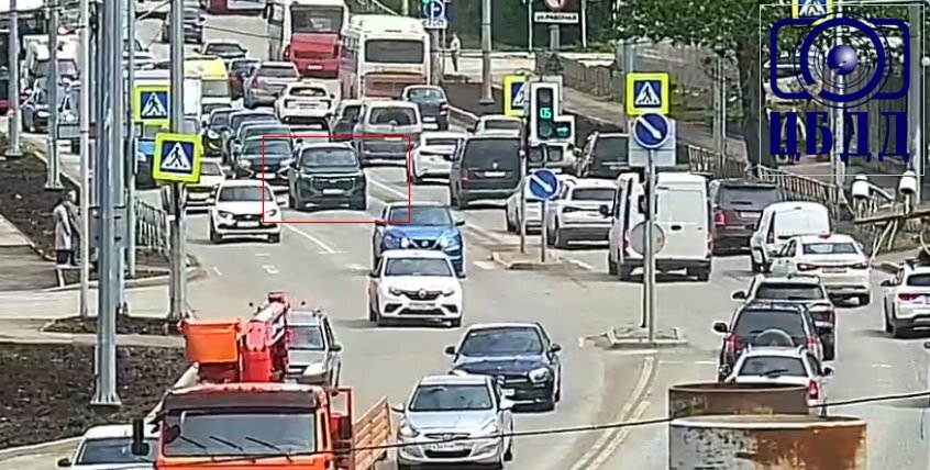На шоссе Космонавтов в Перми образовалась пробка из-за ДТП