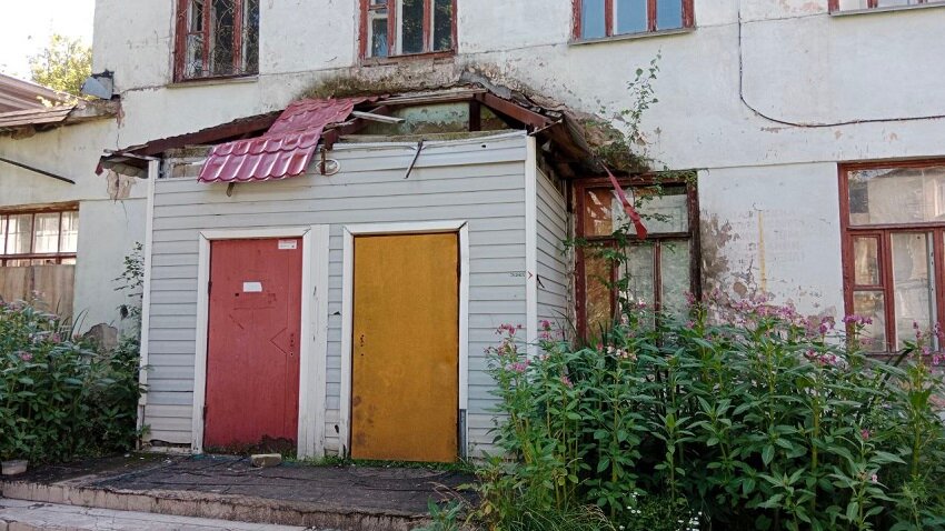 Суд запретил продавать историческое здание бывшего училища в Перми