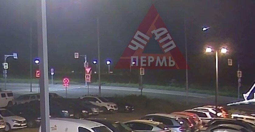 Пермяки засняли яркий движущийся объект в ночном небе