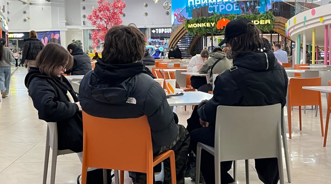 Паблики распространяют фейк про запрет нахождения подростков на фудкортах в ТЦ Перми