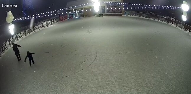 В Чусовом отец с сыном незаконно проникли на территорию катка в городском парке