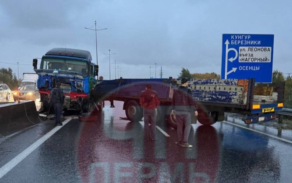 В Пермском округе на трассе погиб дорожный рабочий