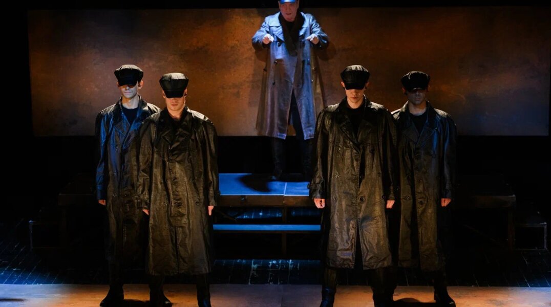 В пермском Театре-Театре состоялась премьера музыкально-драматического спектакля «Маузер»