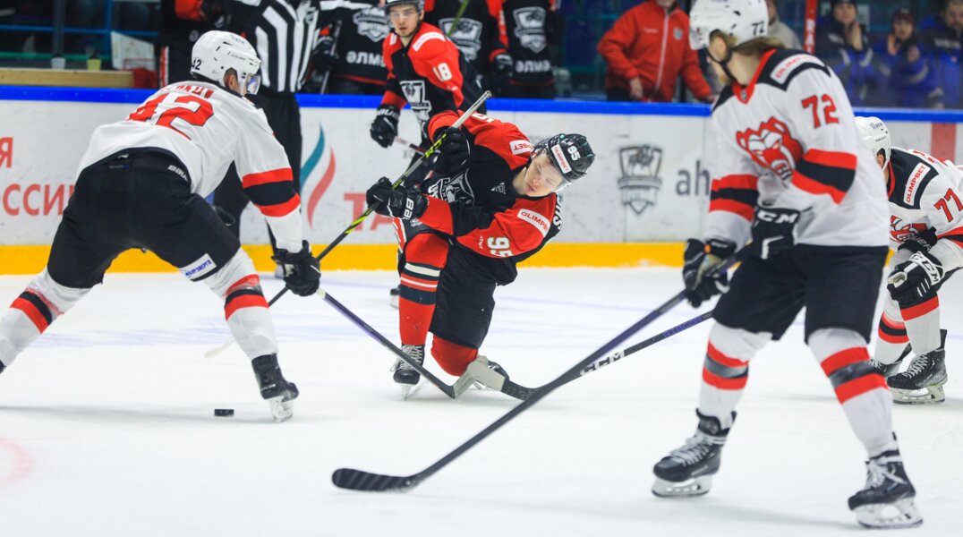 Пермский хоккейный клуб «Молот» одержал победу в выездном матче