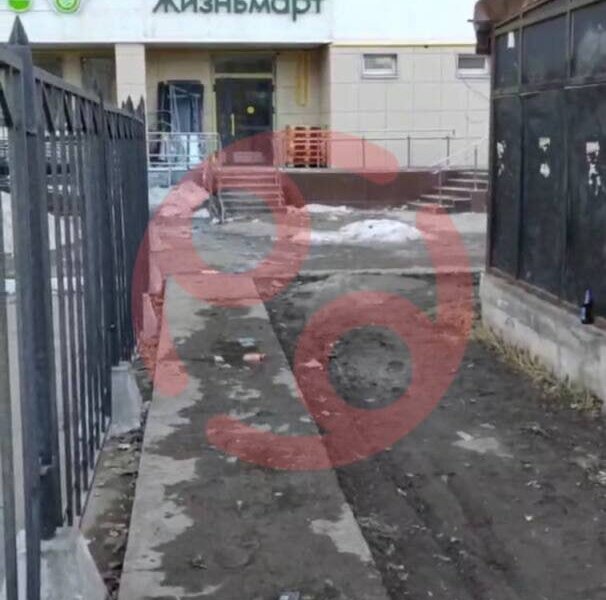 Открывающийся в Перми сетевой магазин пожаловался властям на соседний торговый павильон