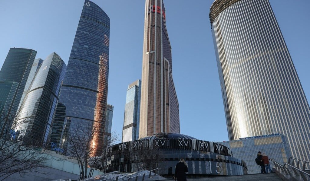 В центре Москвы горит один из небоскребов в «Москва Сити»