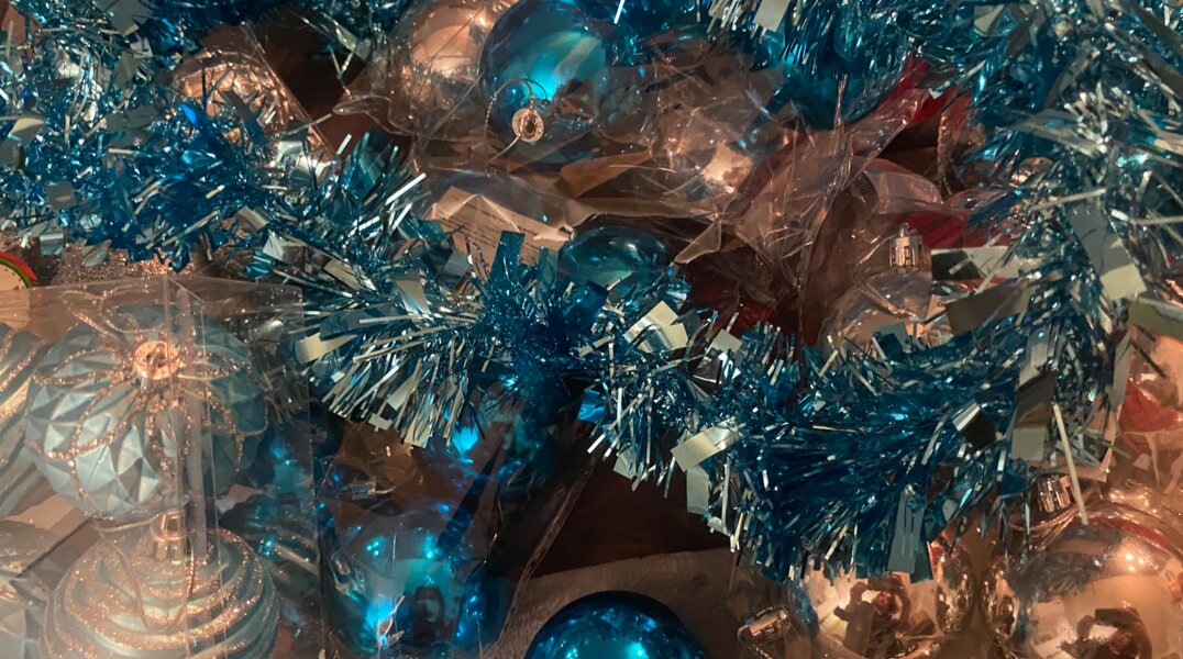 Пермяки стали чаще интересоваться покупкой елочных украшений советского периода