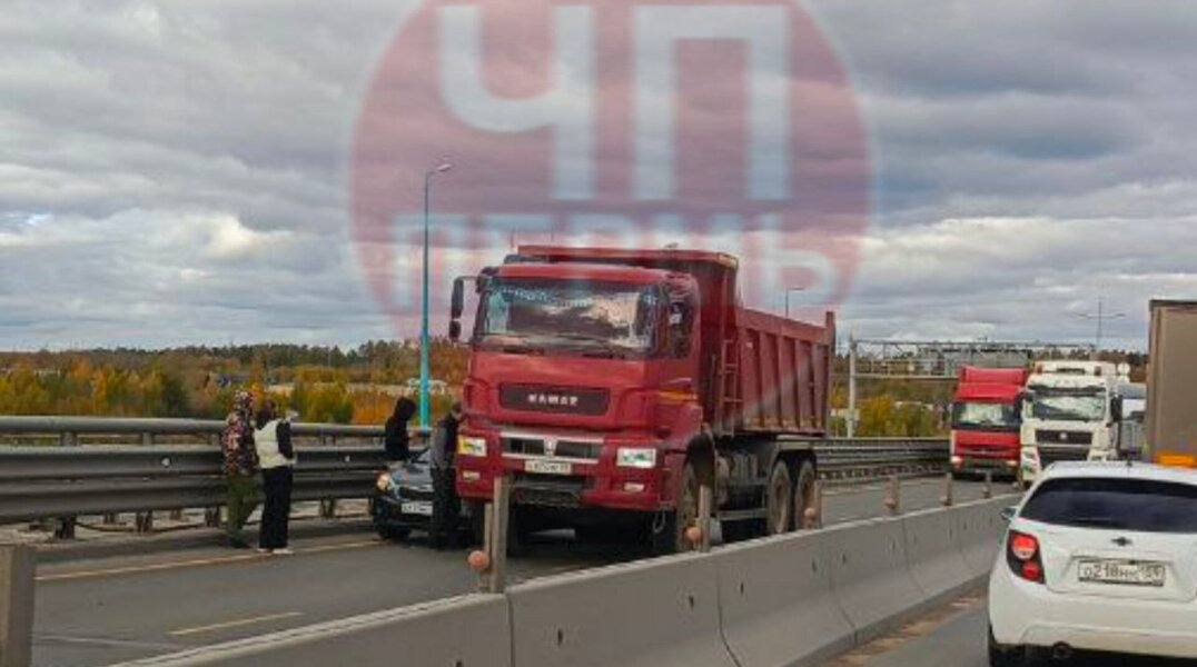 Из-за ДТП на Красавинском мосту образовалась пробка со стороны Краснокамска