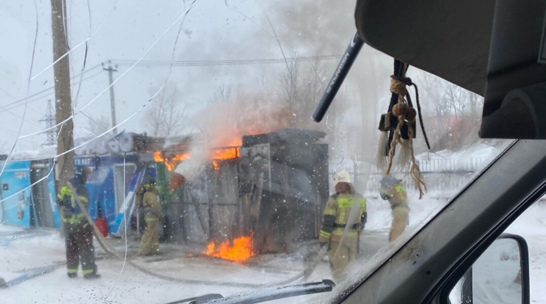 В городе Прикамья загорелась автозаправка