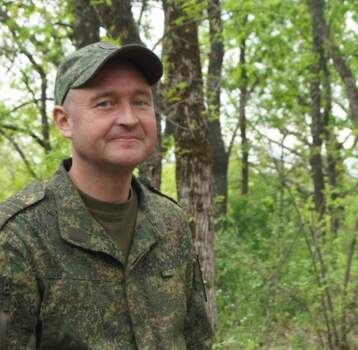 От табуретов до блиндажа. Учитель-столяр из Прикамья обеспечивает быт на СВО
