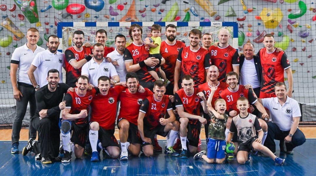 Губернатор Пермского края провел встречу с гандбольной командой «Пермские Медведи»