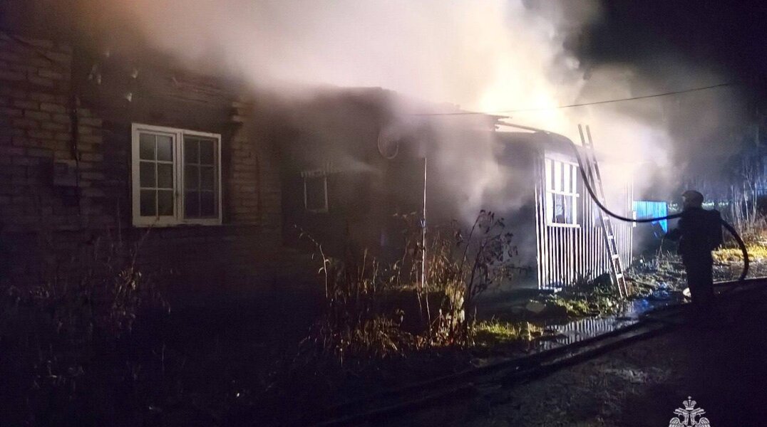 Прикамские пожарные спасли из огня трёх человек