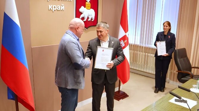 Губернатор Прикамья отметил мужество водителей атакованного дронами грузовика