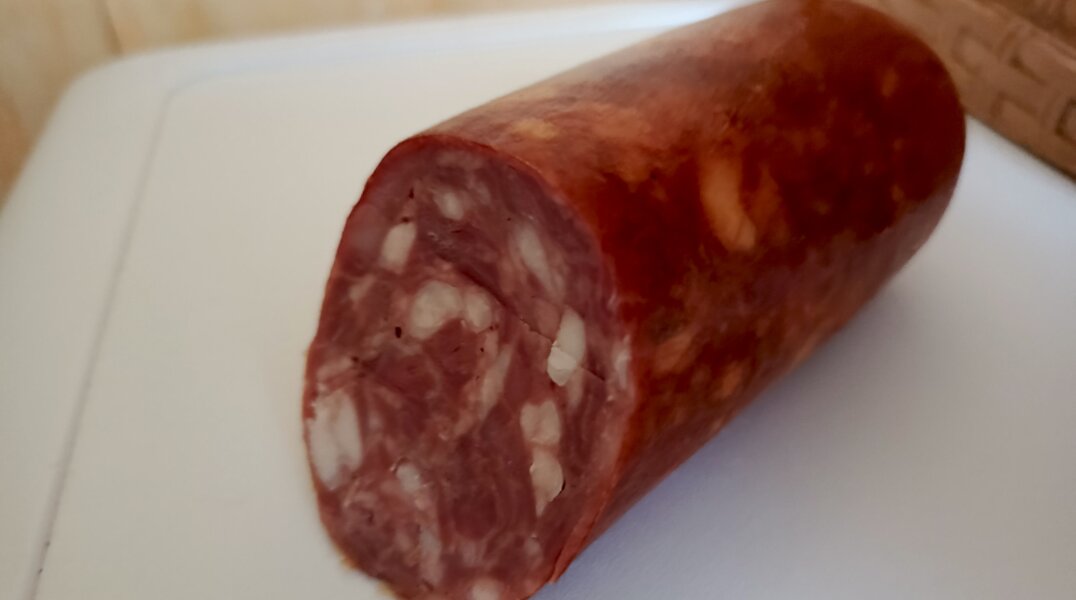 На предприятии депутата пермского парламента произвели первую партию колбасы премиум-класса