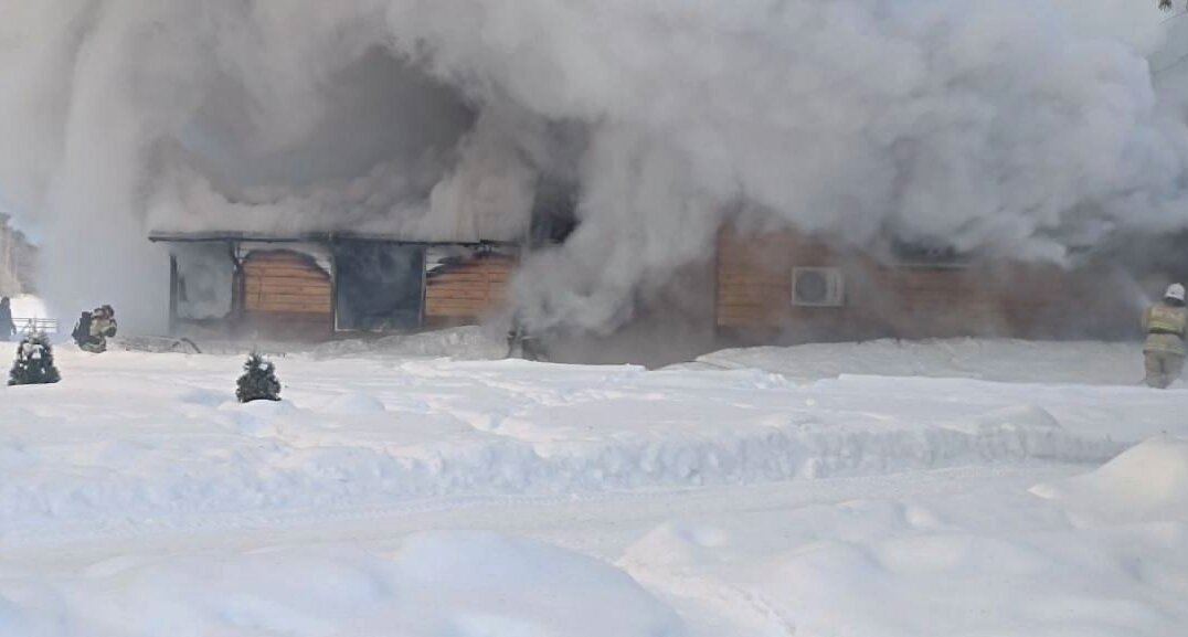 В Прикамье произошел пожар на популярной базе отдыха
