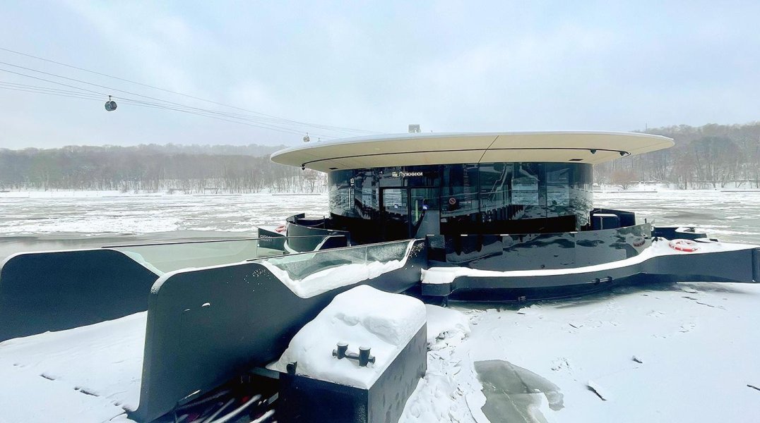 В московских «Лужниках» установили изготовленный в Перми электропричал-шайбу