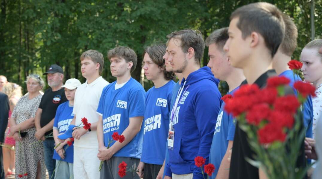 цветы, возложение