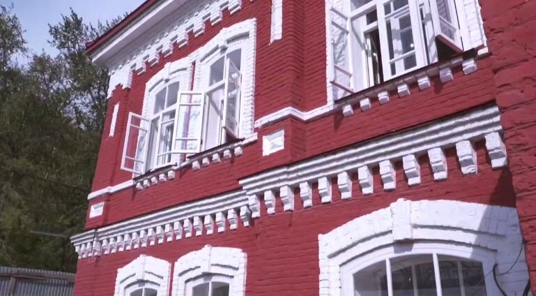 Дмитрий Махонин провел инспекцию в трех образовательных учреждениях Перми