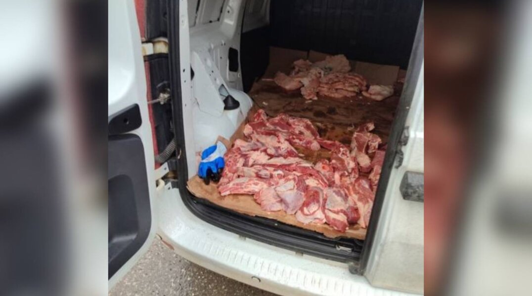 Возле Центрального рынка в Перми закрыли лавку мясников, торговавших из багажников машин