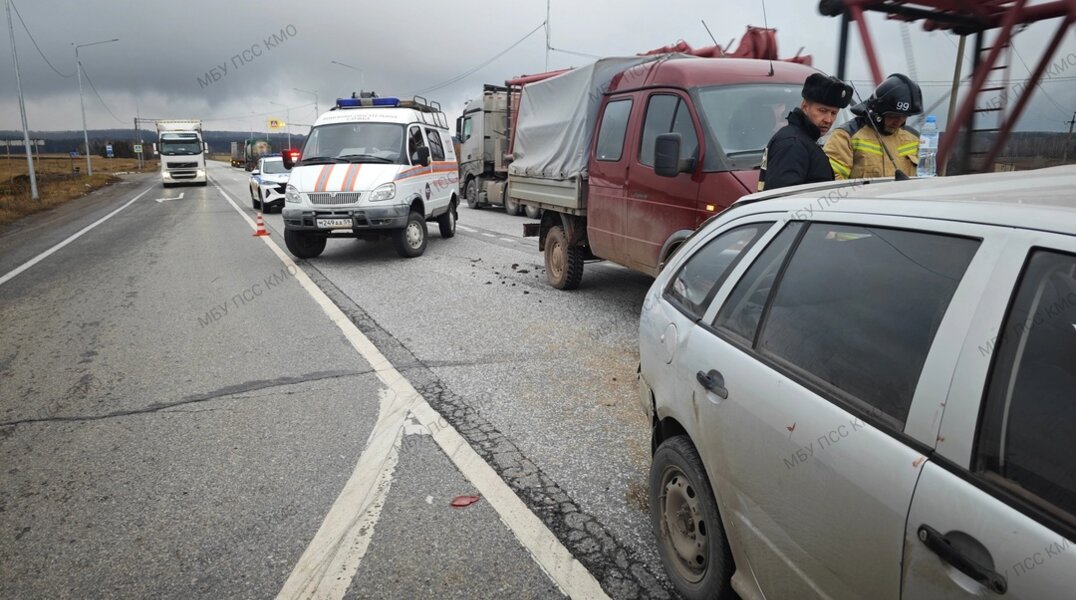 В ДТП на трассе Пермь-Екатеринбург пострадали женщина и ребёнок