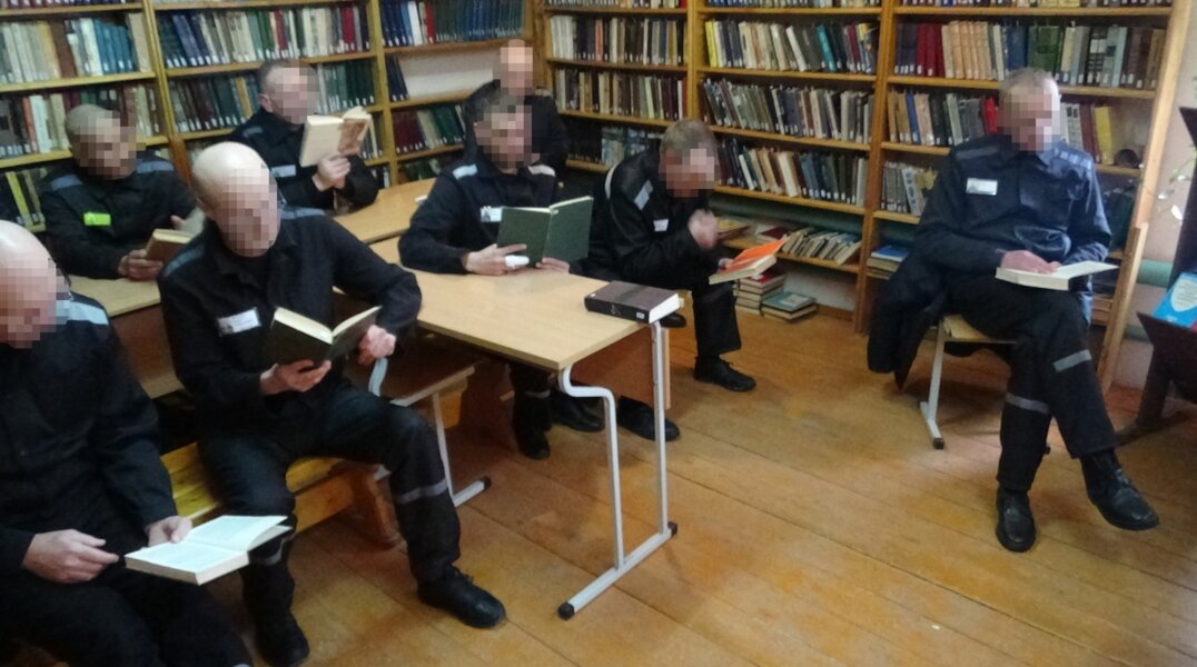 Пермские колонии рассказали, какие книги чаще всего читают заключенные
