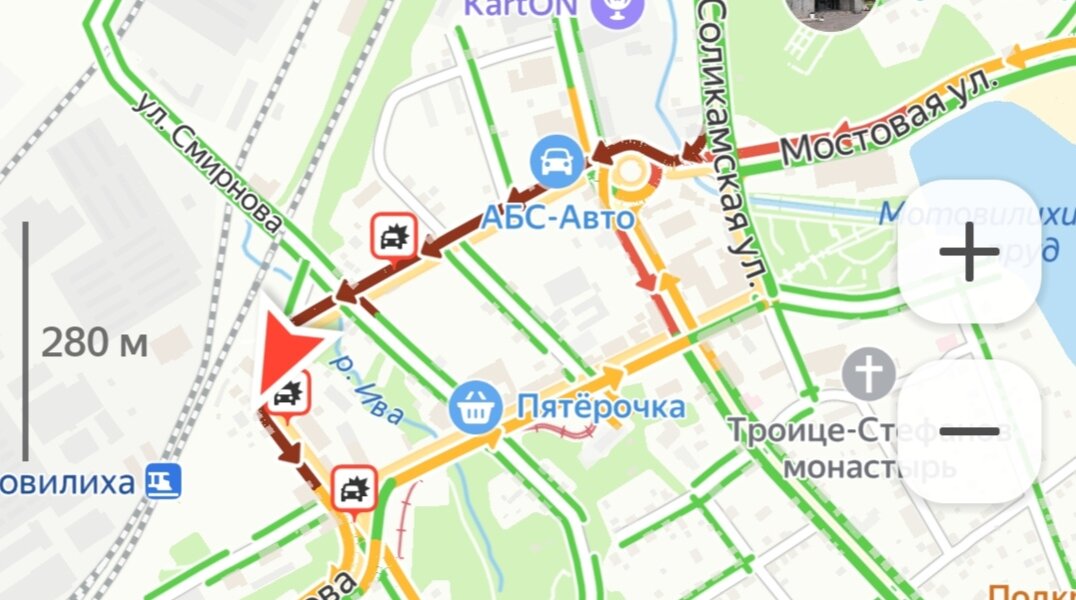 В Перми три ДТП друг за другом спровоцировали огромную пробку в Мотовилихе