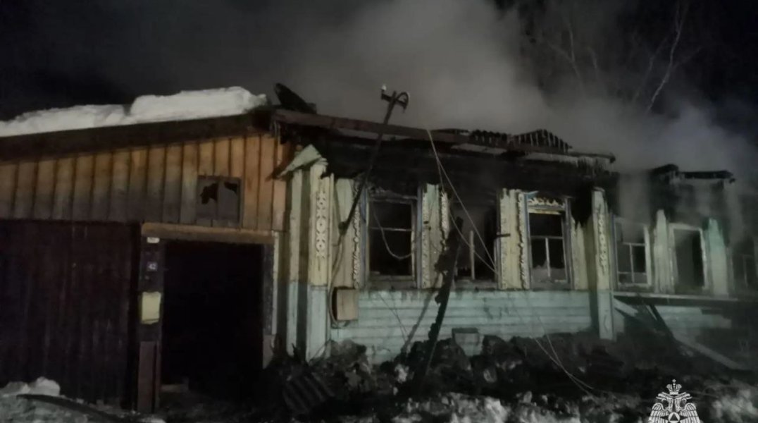 В Ординском округе прохожие спасли женщину на пожаре