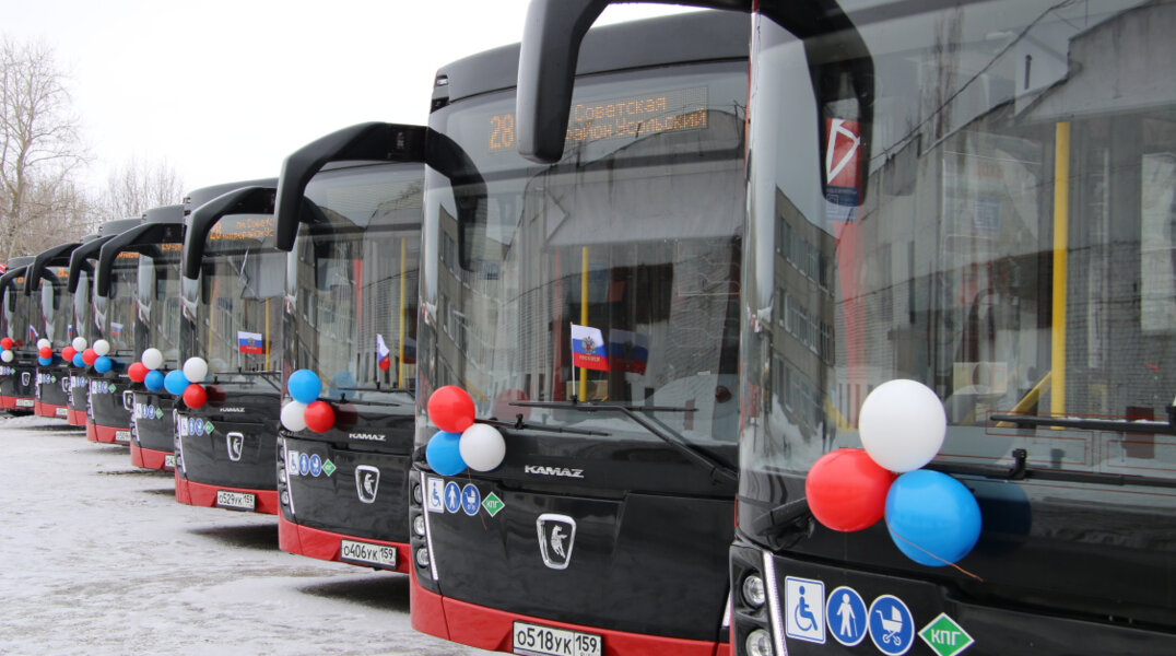Краевые власти передали Березникам 10 автобусов большого класса