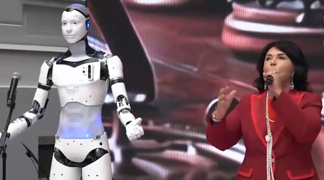 Пермский робот Арди спел с народной артисткой Надеждой Бабкиной