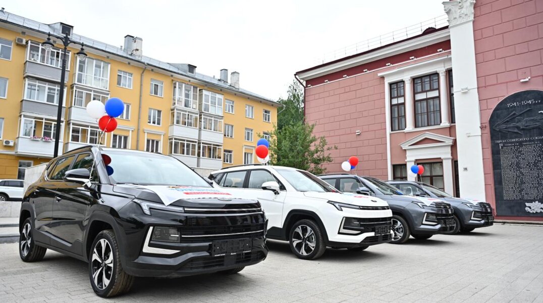 Пермские ветераны СВО получили автомобили с ручным управлением