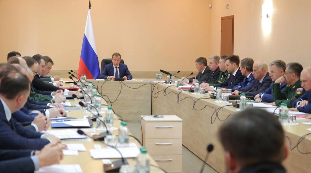 Дмитрий Медведев провел рабочую встречу на пермском предприятии