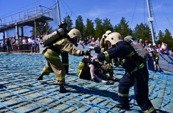 Пожарные Прикамья заняли все три призовых места в экстремальном забеге в Чайковском 