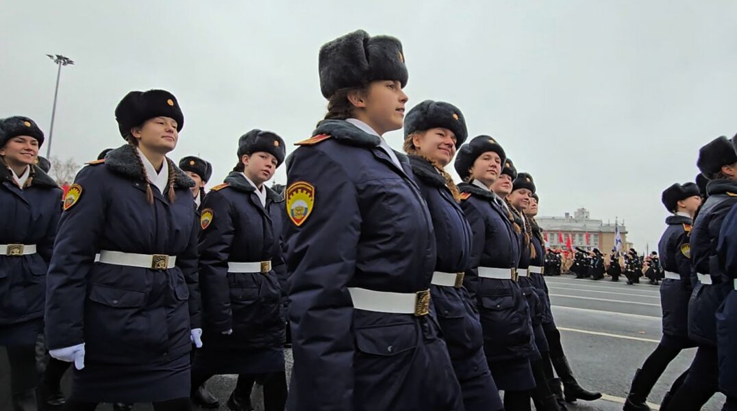 В одном строю: пермские кадеты прошли торжественным маршем на XV юбилейном Параде Памяти в Самаре