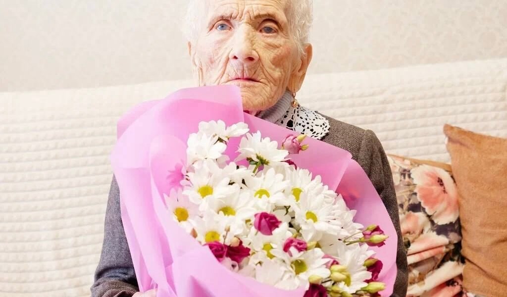 Ветерану ВОВ из Пермского края Нине Гущиной исполнилось сто лет