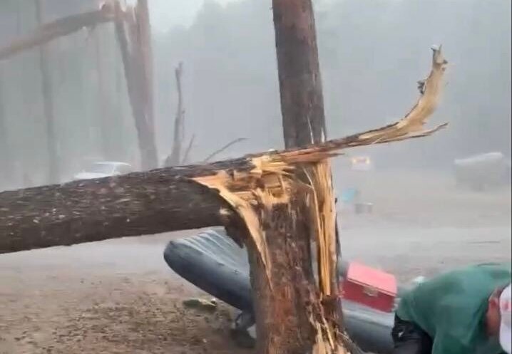 Ураган обрушился на Березниковский округ Пермского края
