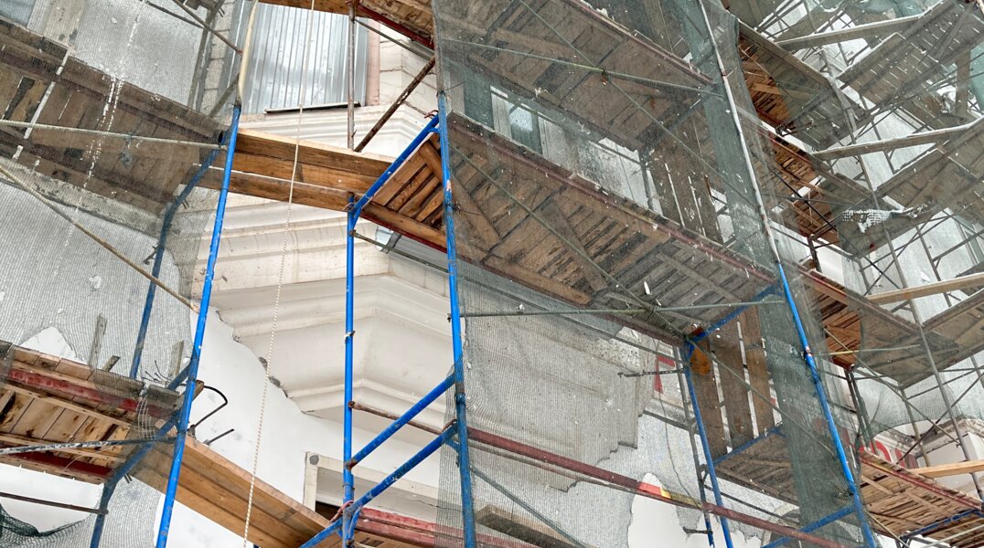 В Перми весной начнут мыть фасады домов от грязи и пыли