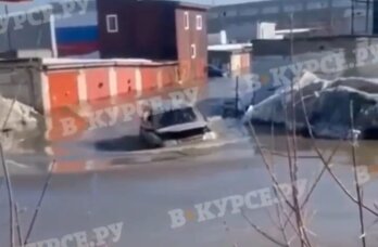 ​Промзону в Перми затопило из-за разрушенного коллектора