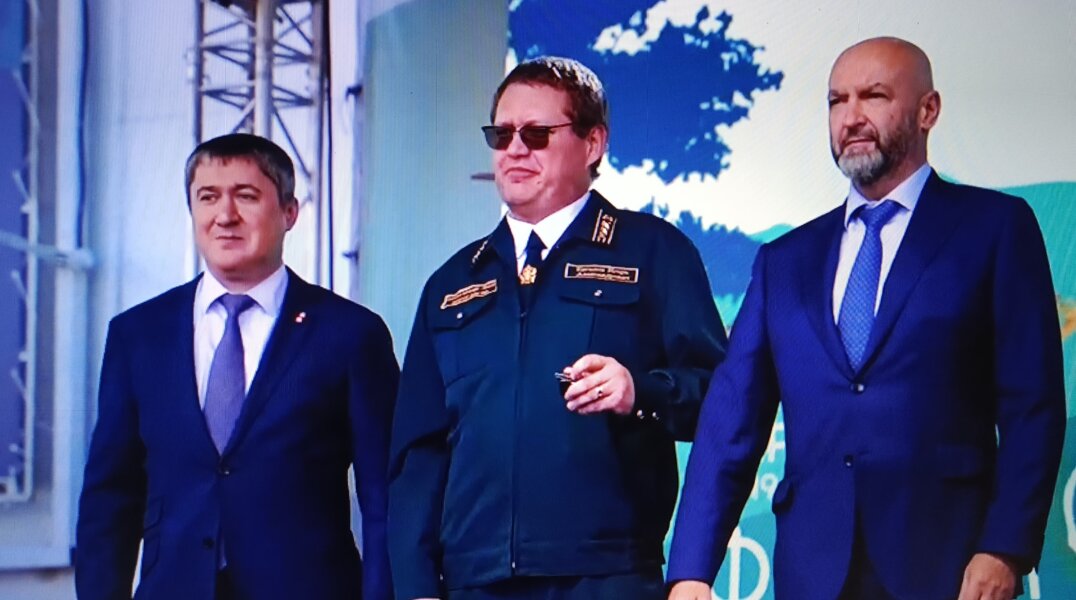 На всероссийском форуме «Леса России» лесопожарным подразделениям вручили ключи от новой техники