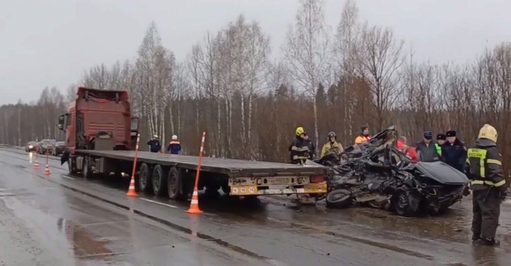 На автодороге Кукуштан — Чайковский в ДТП погиб водитель легкового автомобиля