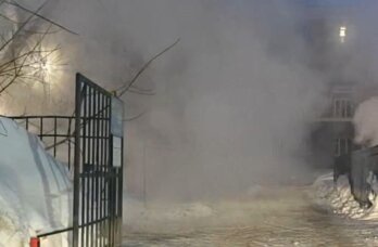 В Перми жители дома на ул. Красноармейской страдают от постоянных порывов на теплосети