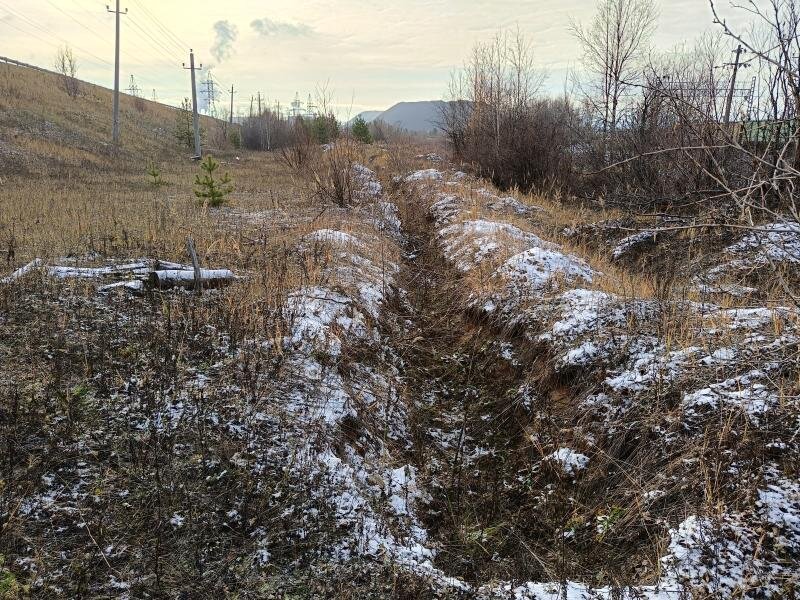 Пермяк нанял тракториста, кран-борт и ломовоз, чтобы украсть трубопровод