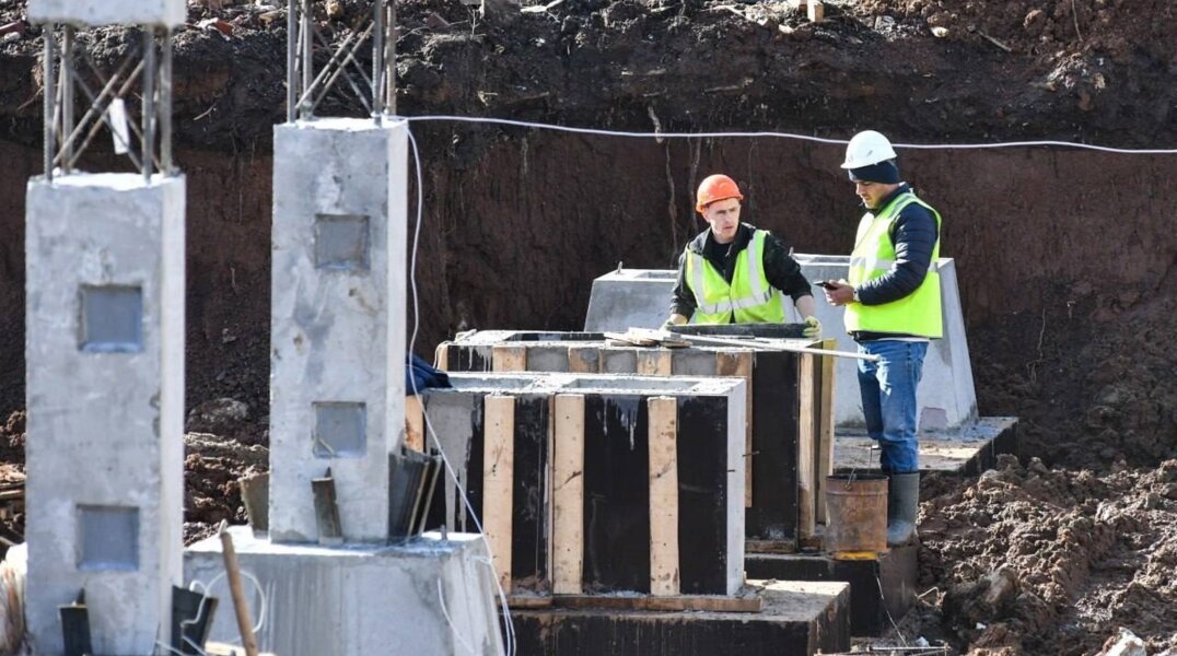 В Перми на ул. Уральской начали возводить каркас новой школы