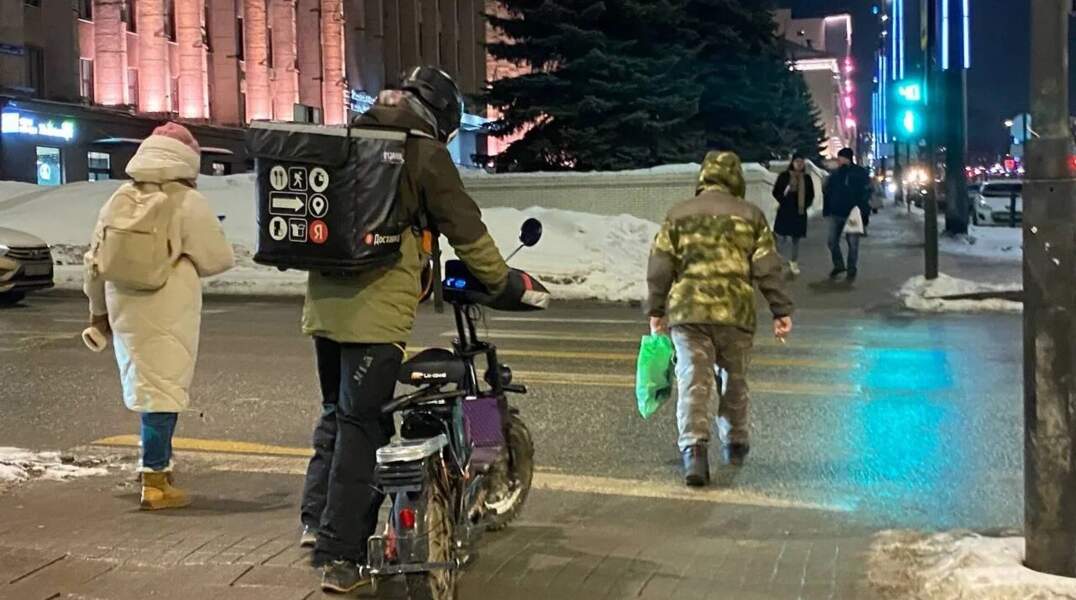 В Перми обратятся к опыту других регионов в сфере правил для курьеров на электровелосипедах