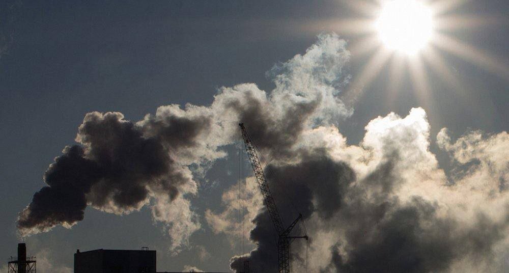 Пермские предприятия заставили снизить количество выбросов в воздух из-за смога